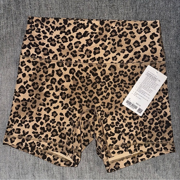 lululemon athletica Pants - Lululemon Align No Line™ High-Rise Short 6" True Leopard Multi Size 12 NWT